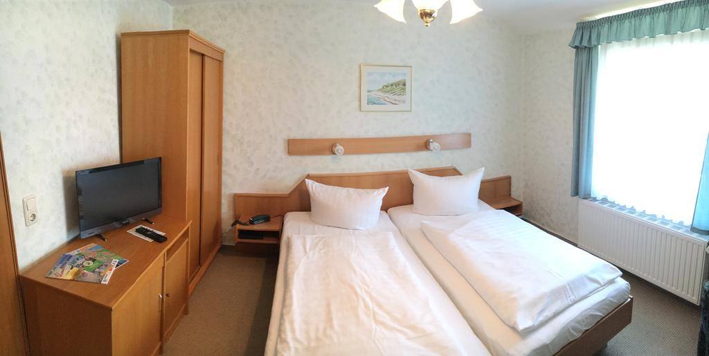 Kastanienhof Hotel Garni Цинновіц Номер фото