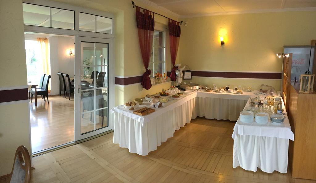 Kastanienhof Hotel Garni Цинновіц Екстер'єр фото
